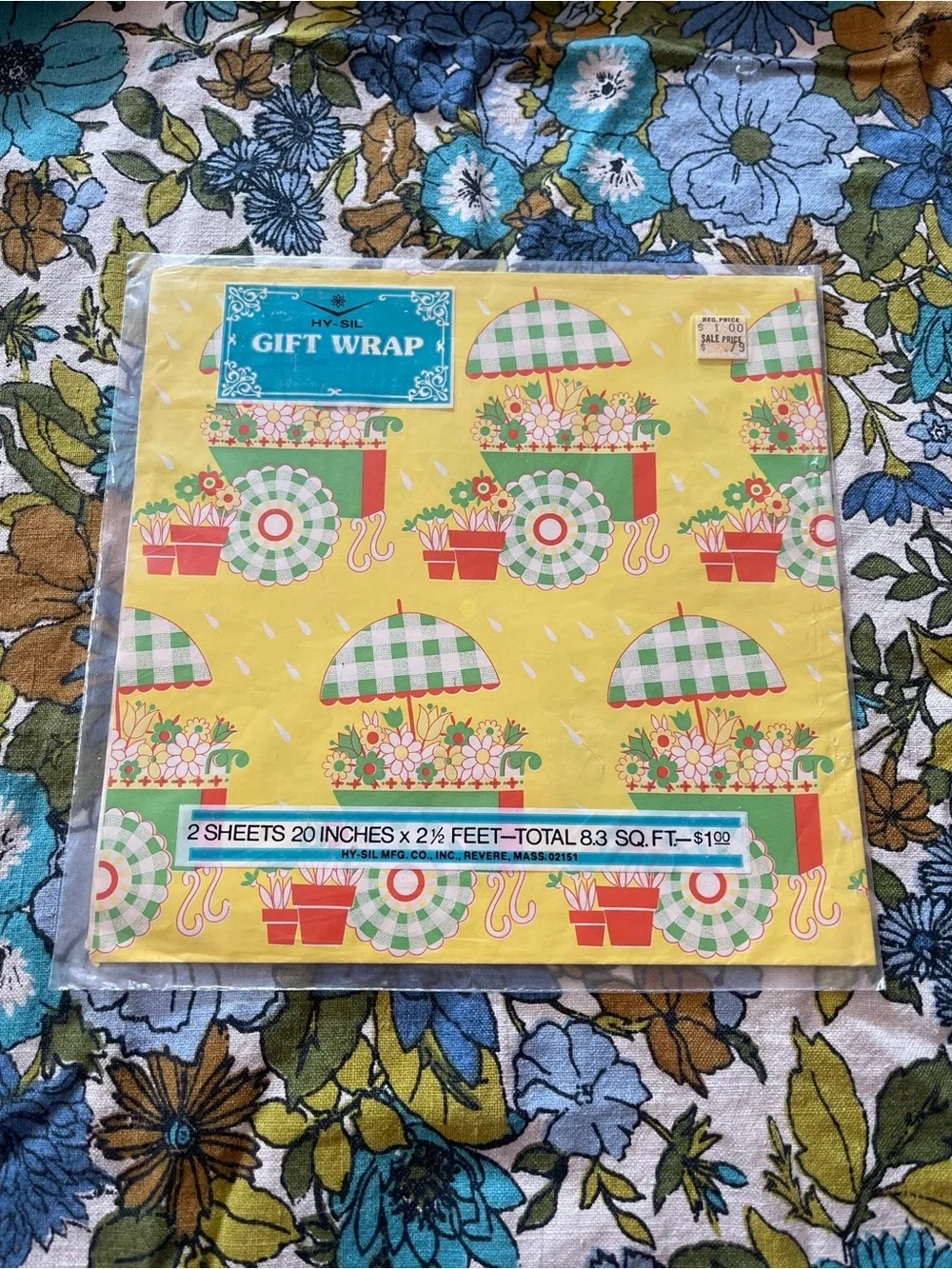 Hy-Sil Gift Wrap 2 Sheets Vintage 8.3 Sq Ft BRAND NEW